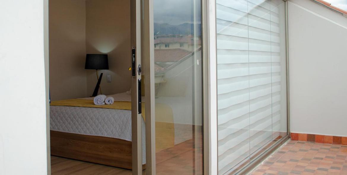 Hotel Brist0L Suites Centro Historico クエンカ エクステリア 写真