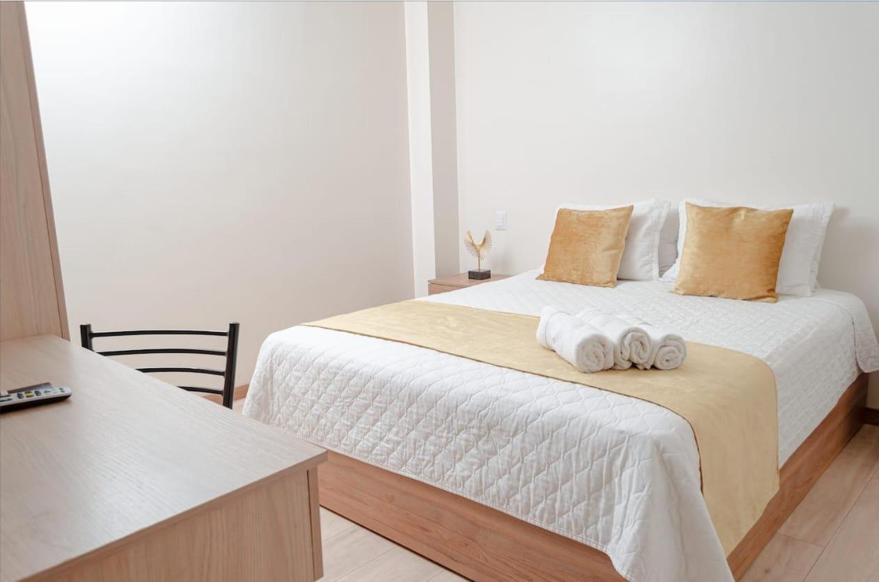 Hotel Brist0L Suites Centro Historico クエンカ エクステリア 写真