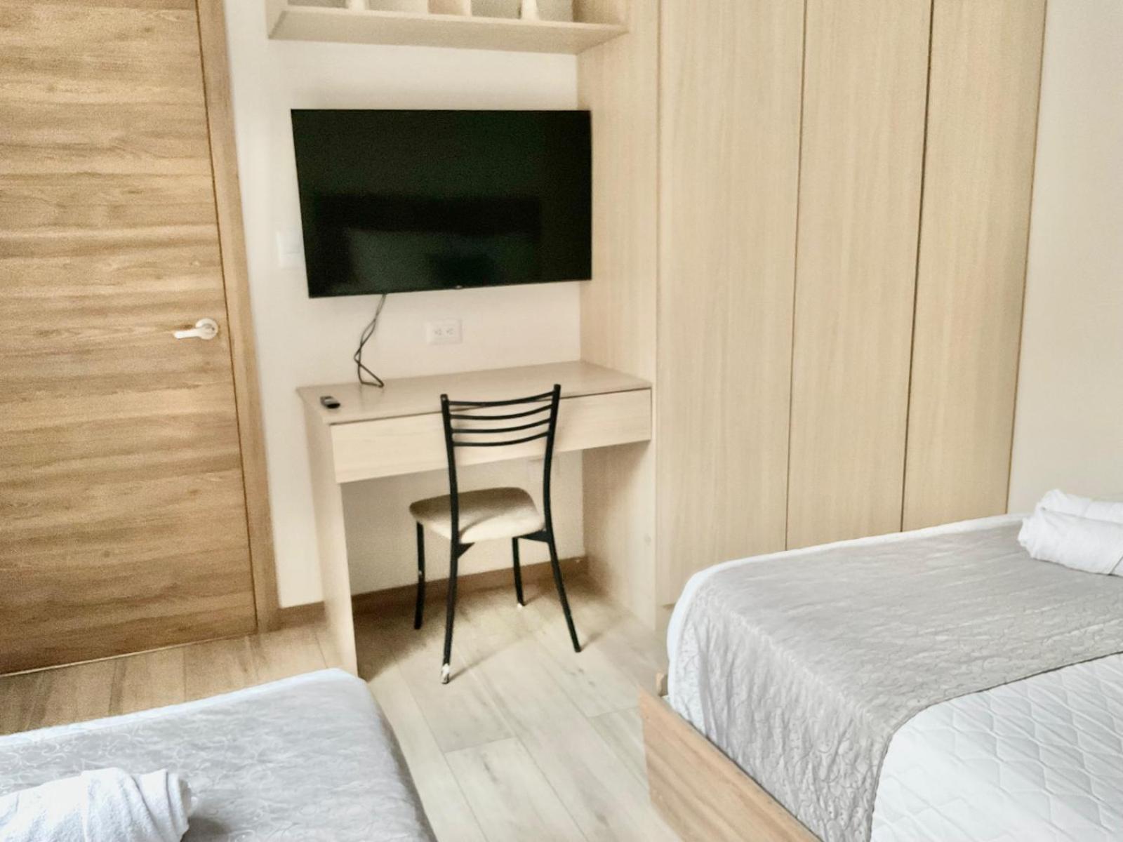Hotel Brist0L Suites Centro Historico クエンカ エクステリア 写真