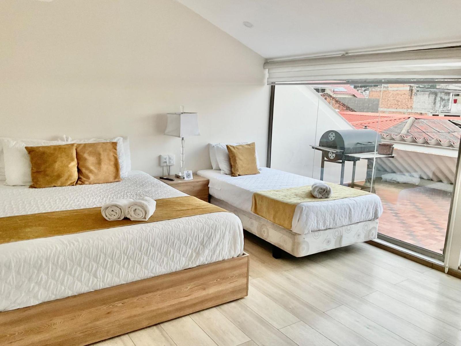 Hotel Brist0L Suites Centro Historico クエンカ エクステリア 写真