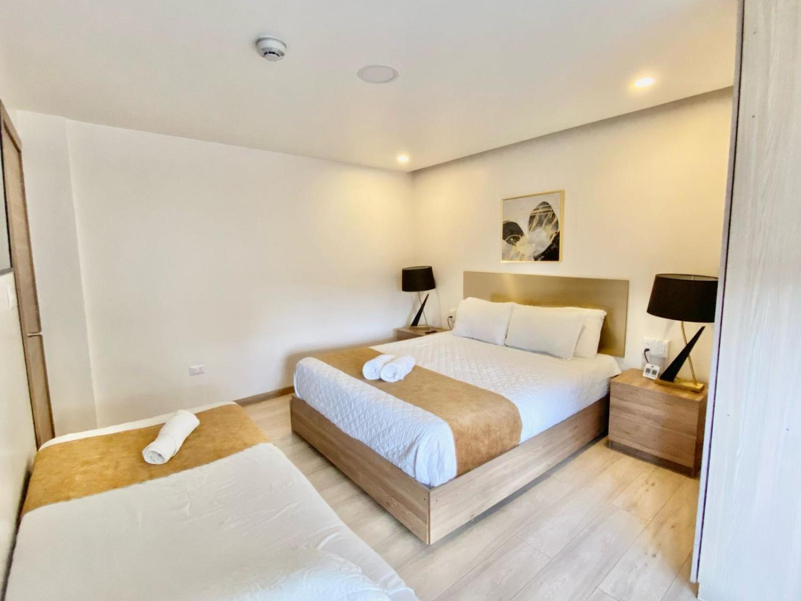 Hotel Brist0L Suites Centro Historico クエンカ エクステリア 写真